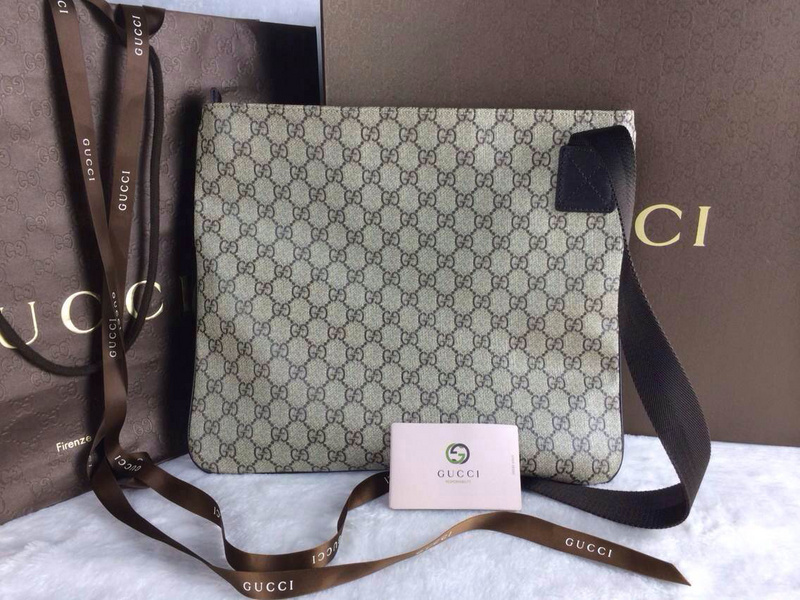 Gucci 141198 Medium Messenger bag