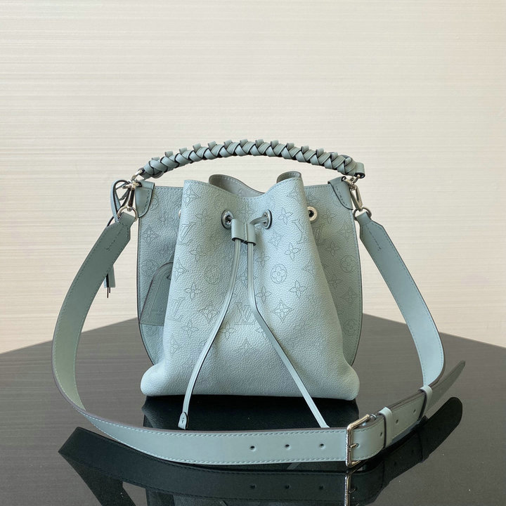 Louis Vuitton Mahina Leather MURIA M55906